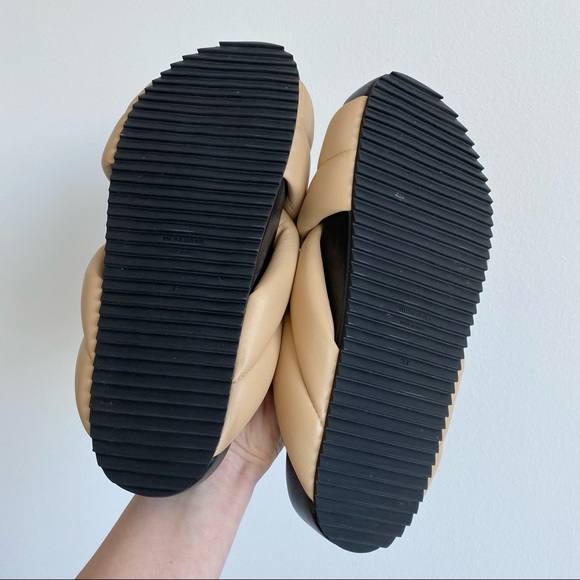Jil Sander Beige Padded Leather Cross Strap Sandals - Picture 6 of 7